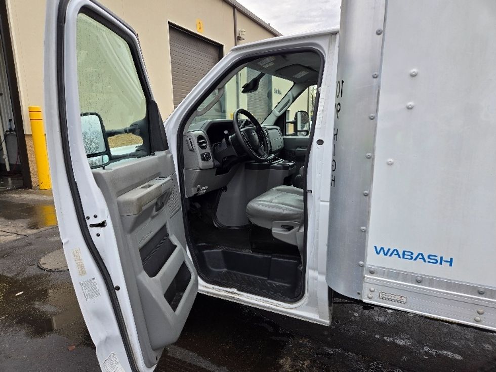 Light Duty Box Truck-Alternative Fuel Trucks & Tractors-Ford-2023-E350-Ypsilanti-MI-82,689\n\t\tmiles-$ 34,500 - Image 15