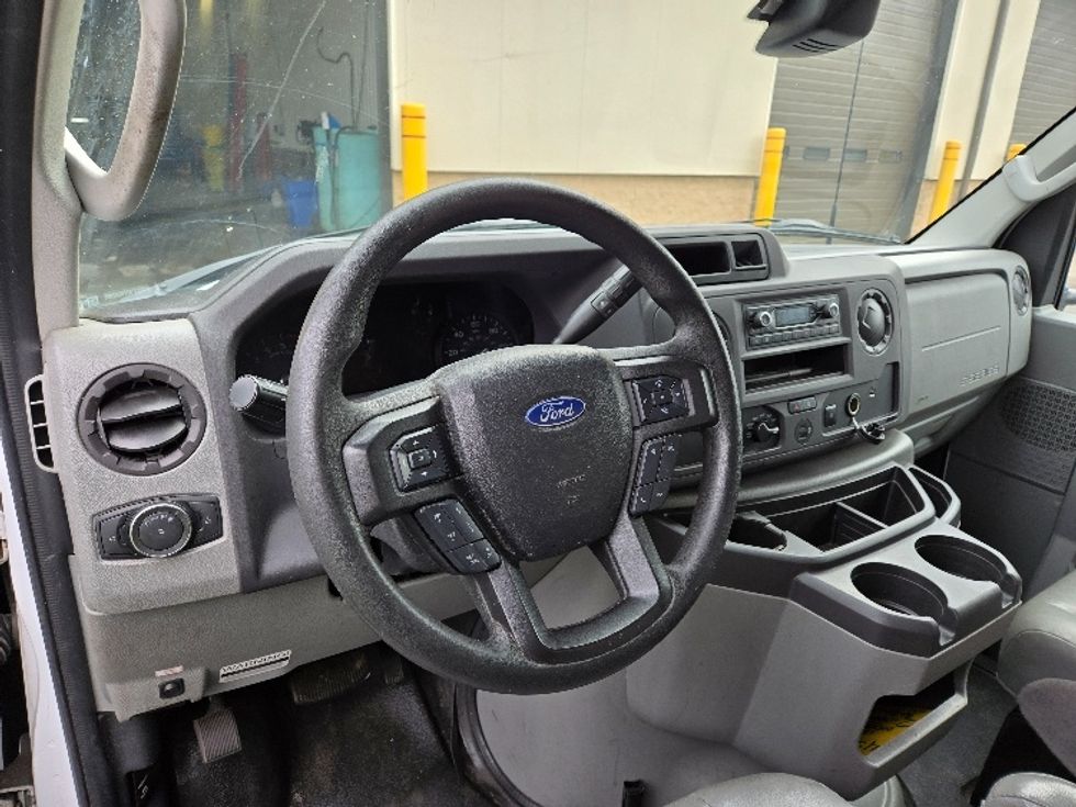 Light Duty Box Truck-Alternative Fuel Trucks & Tractors-Ford-2023-E350-Ypsilanti-MI-82,689\n\t\tmiles-$ 34,500 - Image 17