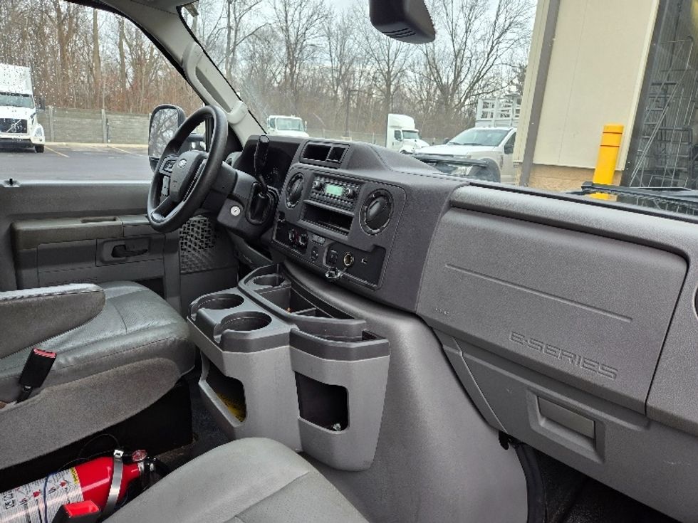 Light Duty Box Truck-Alternative Fuel Trucks & Tractors-Ford-2023-E350-Ypsilanti-MI-82,689\n\t\tmiles-$ 34,500 - Image 20