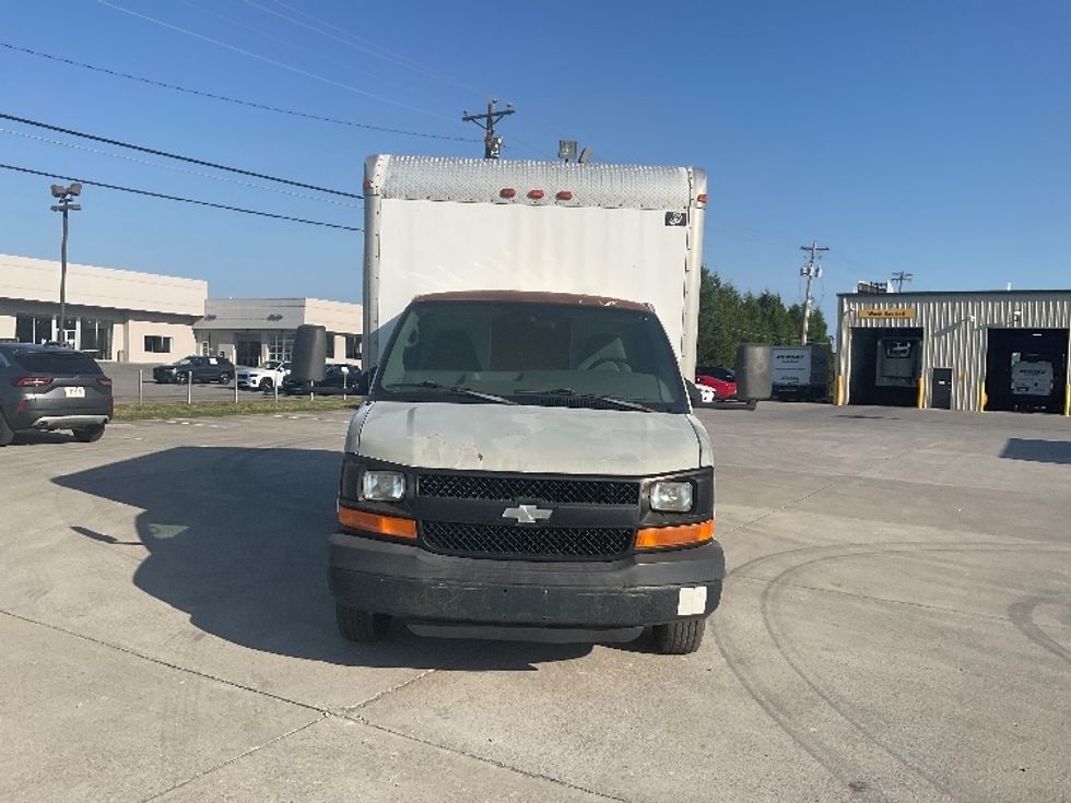 Light Duty Box Truck-Light and Medium Duty Trucks-Chevrolet-2007-EXPRESS-Knoxville-TN-530,971\n\t\tmiles-$ 9,000 - Image 2