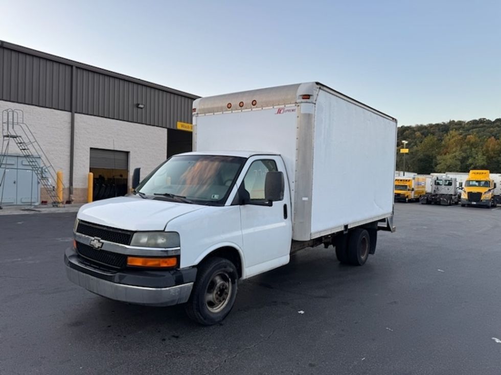 2007 Chevrolet EXPRESS Light Duty Box Truck