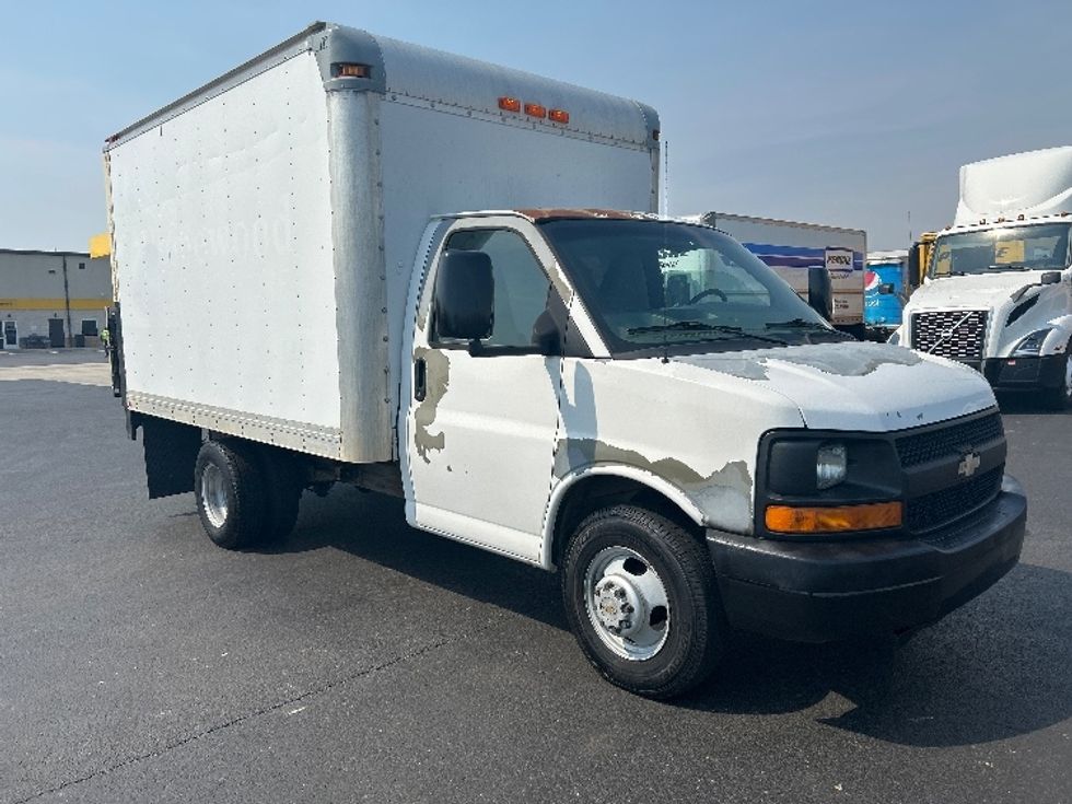 Light Duty Box Truck-Light and Medium Duty Trucks-Chevrolet-2010-EXPRESS-Madison-AL-154,834\n\t\tmiles-$ 8,000 - Image 1