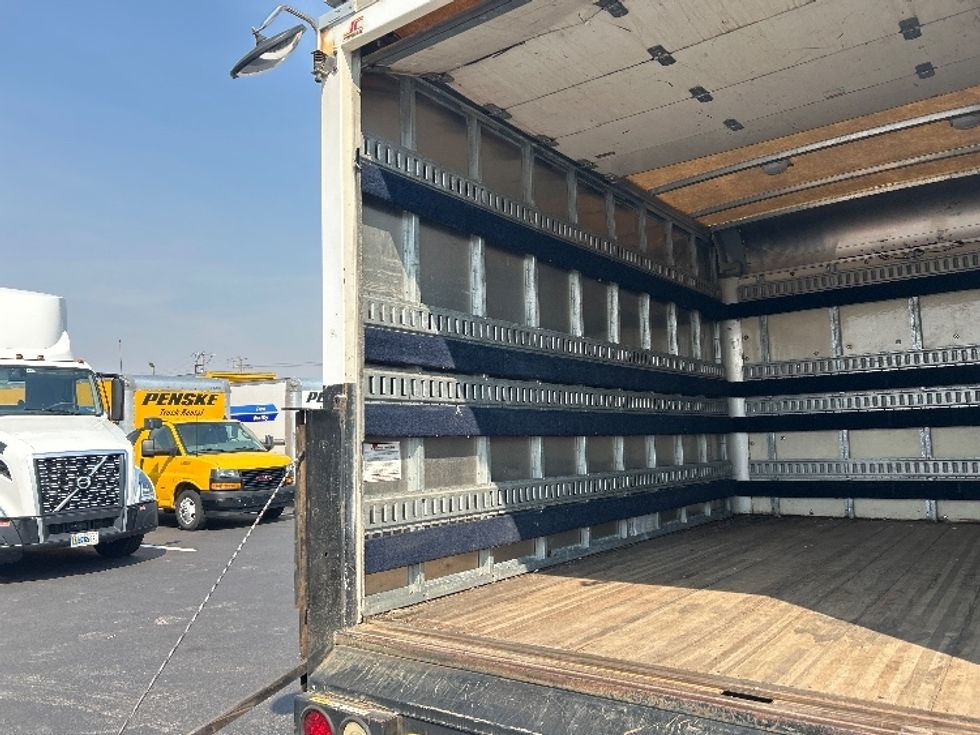 Light Duty Box Truck-Light and Medium Duty Trucks-Chevrolet-2010-EXPRESS-Madison-AL-154,834\n\t\tmiles-$ 8,000 - Image 11