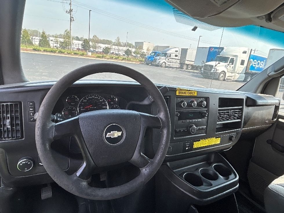 Light Duty Box Truck-Light and Medium Duty Trucks-Chevrolet-2010-EXPRESS-Madison-AL-154,834\n\t\tmiles-$ 8,000 - Image 18