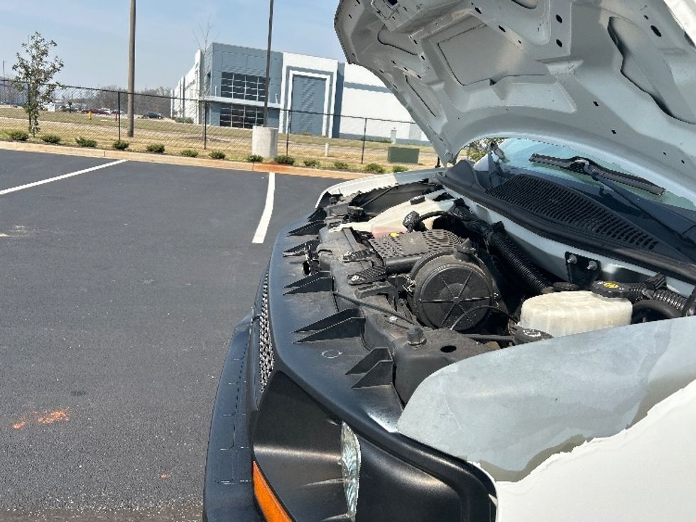 Light Duty Box Truck-Light and Medium Duty Trucks-Chevrolet-2010-EXPRESS-Madison-AL-154,834\n\t\tmiles-$ 8,000 - Image 24