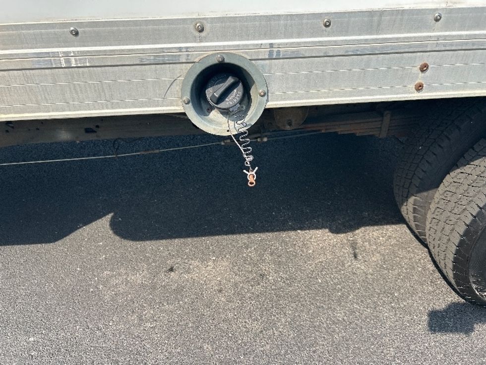 Light Duty Box Truck-Light and Medium Duty Trucks-Chevrolet-2010-EXPRESS-Madison-AL-154,834\n\t\tmiles-$ 8,000 - Image 28