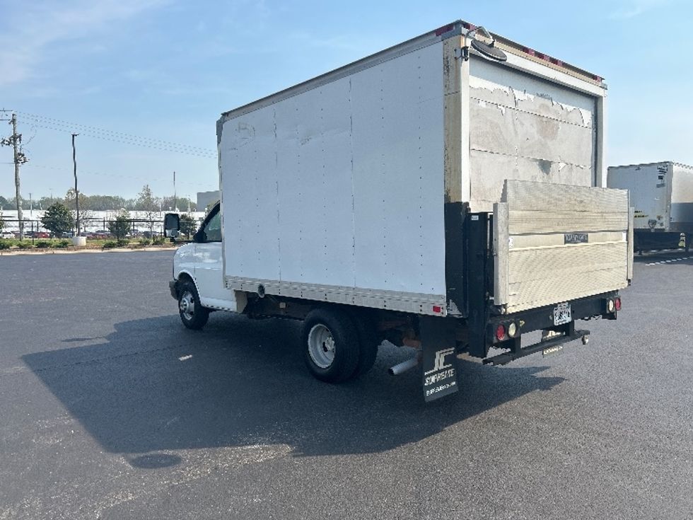 Light Duty Box Truck-Light and Medium Duty Trucks-Chevrolet-2010-EXPRESS-Madison-AL-154,834\n\t\tmiles-$ 8,000 - Image 6
