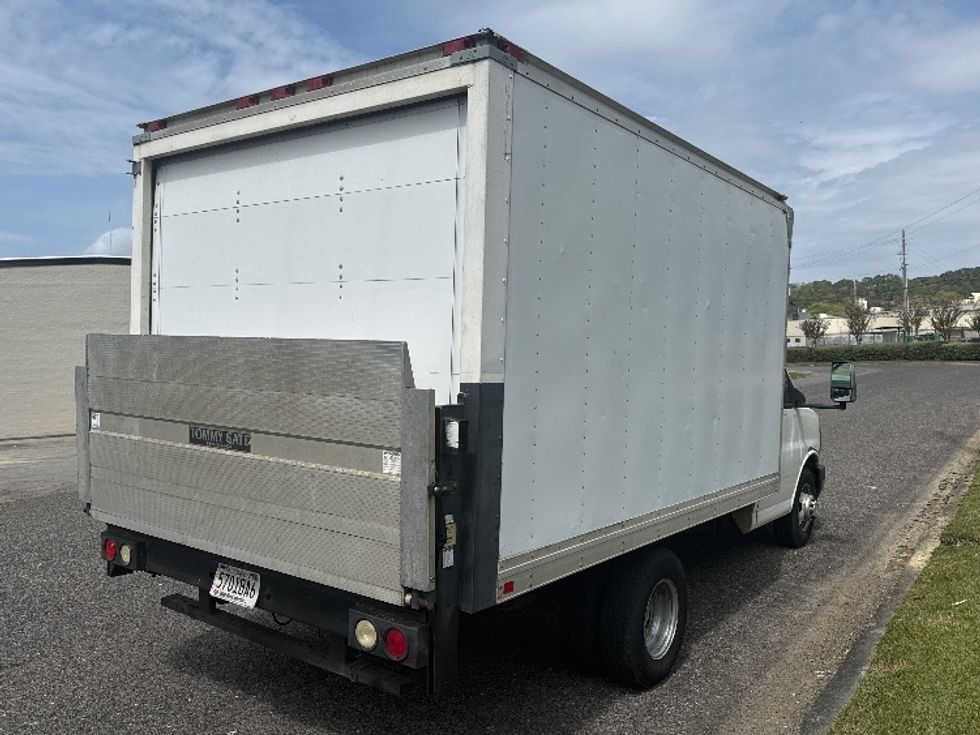 Light Duty Box Truck-Light and Medium Duty Trucks-Chevrolet-2011-EXPRESS-Homewood-AL-155,707\n\t\tmiles-$ 8,000 - Image 14
