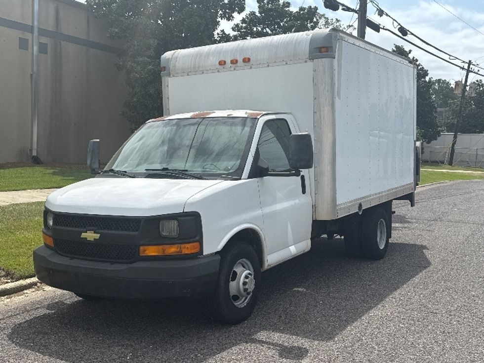 Light Duty Box Truck-Light and Medium Duty Trucks-Chevrolet-2011-EXPRESS-Homewood-AL-155,707\n\t\tmiles-$ 8,000 - Image 3