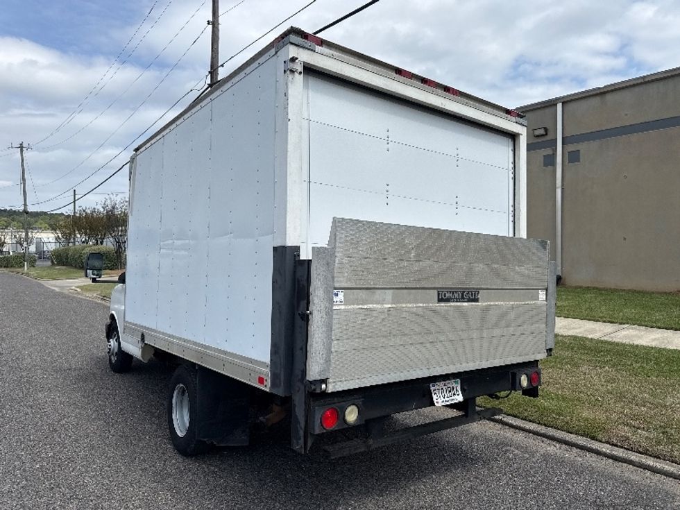 Light Duty Box Truck-Light and Medium Duty Trucks-Chevrolet-2011-EXPRESS-Homewood-AL-155,707\n\t\tmiles-$ 8,000 - Image 6