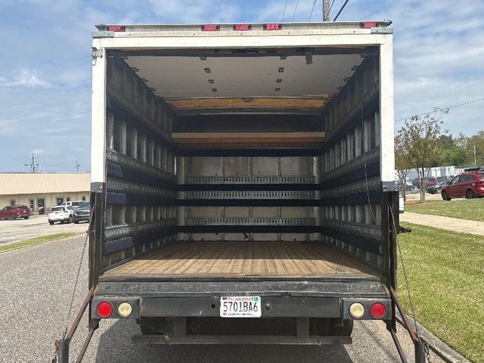 Light Duty Box Truck-Light and Medium Duty Trucks-Chevrolet-2011-EXPRESS-Homewood-AL-155,707\n\t\tmiles-$ 8,000 - Image 8