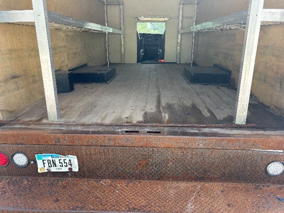 Light Duty Box Truck-Light and Medium Duty Trucks-Chevrolet-2016-EXPRESS-Des Moines-IA-166,118\n\t\tmiles-$ 16,500 - Image 10
