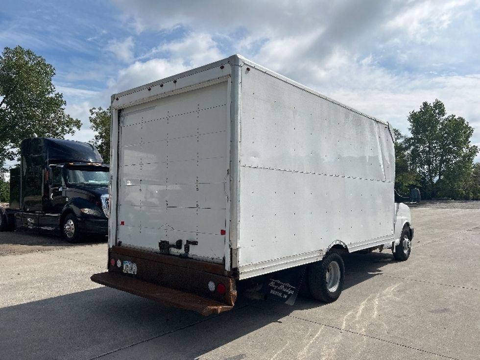 Light Duty Box Truck-Light and Medium Duty Trucks-Chevrolet-2016-EXPRESS-Des Moines-IA-166,118\n\t\tmiles-$ 16,500 - Image 13
