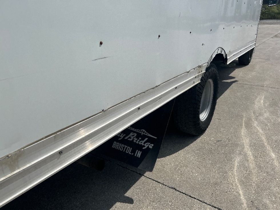 Light Duty Box Truck-Light and Medium Duty Trucks-Chevrolet-2016-EXPRESS-Des Moines-IA-166,118\n\t\tmiles-$ 16,500 - Image 14