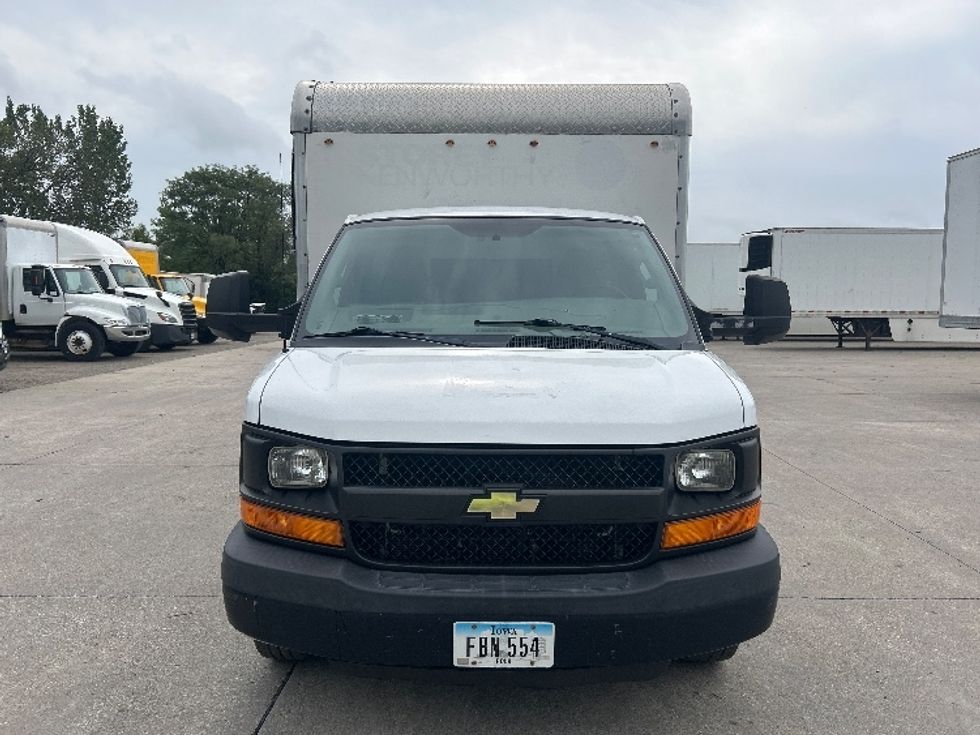 Light Duty Box Truck-Light and Medium Duty Trucks-Chevrolet-2016-EXPRESS-Des Moines-IA-166,118\n\t\tmiles-$ 16,500 - Image 2