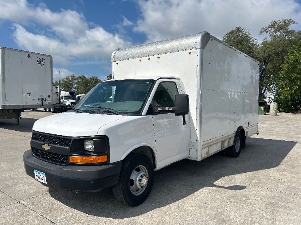Light Duty Box Truck-Light and Medium Duty Trucks-Chevrolet-2016-EXPRESS-Des Moines-IA-166,118\n\t\tmiles-$ 16,500 - Image 25