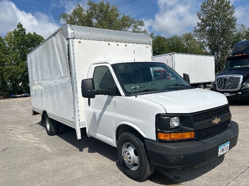 Light Duty Box Truck-Light and Medium Duty Trucks-Chevrolet-2016-EXPRESS-Des Moines-IA-166,118\n\t\tmiles-$ 16,500 - Image 26