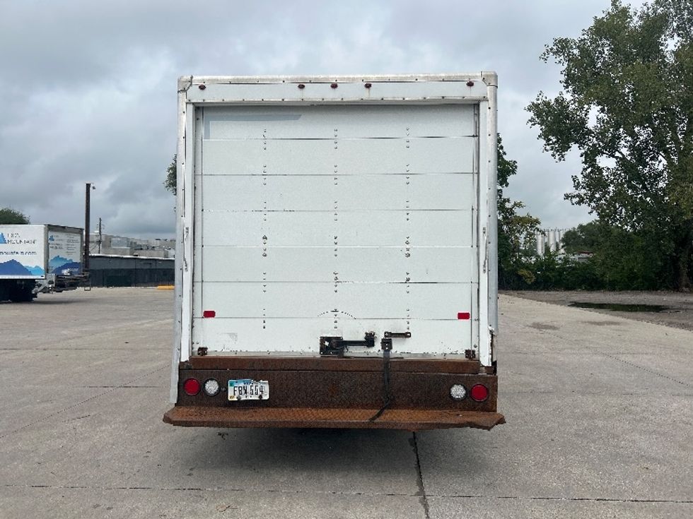 Light Duty Box Truck-Light and Medium Duty Trucks-Chevrolet-2016-EXPRESS-Des Moines-IA-166,118\n\t\tmiles-$ 16,500 - Image 7