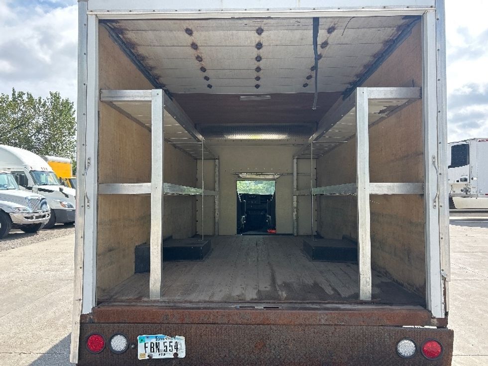 Light Duty Box Truck-Light and Medium Duty Trucks-Chevrolet-2016-EXPRESS-Des Moines-IA-166,118\n\t\tmiles-$ 16,500 - Image 8