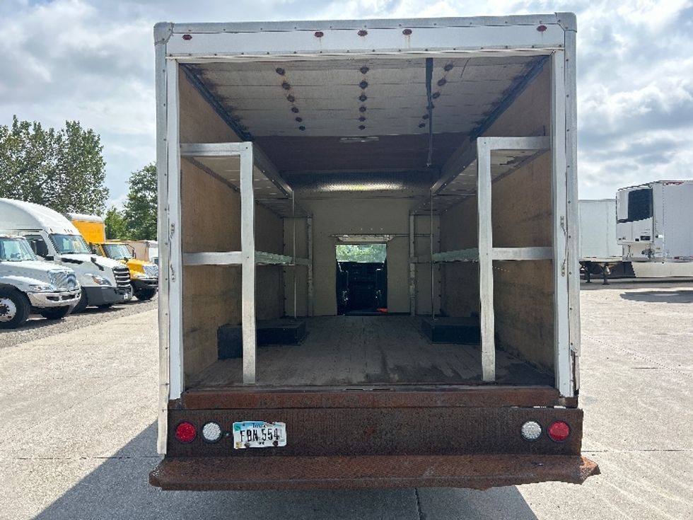Light Duty Box Truck-Light and Medium Duty Trucks-Chevrolet-2016-EXPRESS-Des Moines-IA-166,118\n\t\tmiles-$ 16,500 - Image 9
