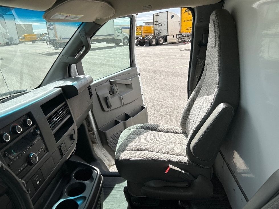 Light Duty Box Truck-Light and Medium Duty Trucks-Chevrolet-2017-EXPRESS-Idaho Falls-ID-223,265\n\t\tmiles-$ 7,500 - Image 19