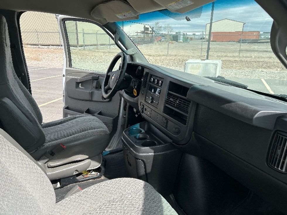 Light Duty Box Truck-Light and Medium Duty Trucks-Chevrolet-2017-EXPRESS-Idaho Falls-ID-223,265\n\t\tmiles-$ 7,500 - Image 22