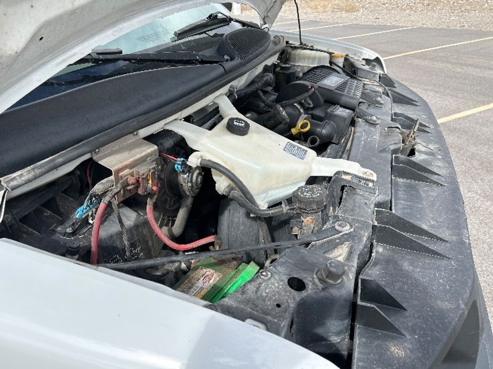 Light Duty Box Truck-Light and Medium Duty Trucks-Chevrolet-2017-EXPRESS-Idaho Falls-ID-223,265\n\t\tmiles-$ 7,500 - Image 23