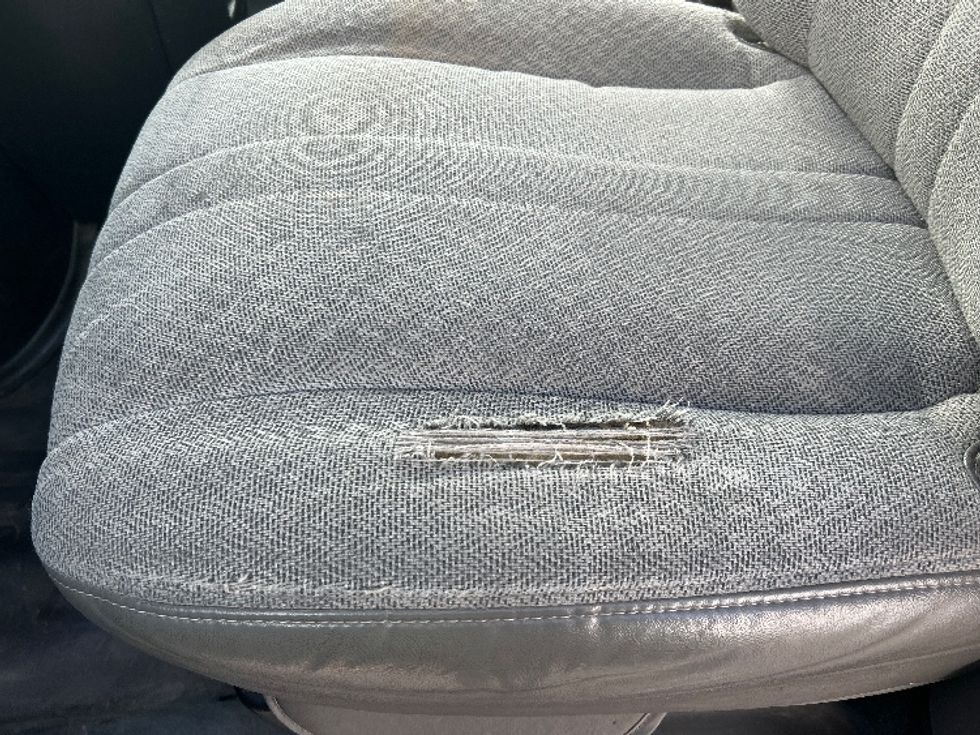 Light Duty Box Truck-Light and Medium Duty Trucks-Chevrolet-2017-EXPRESS-Idaho Falls-ID-223,265\n\t\tmiles-$ 7,500 - Image 27