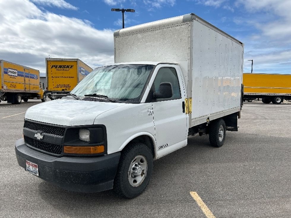 Light Duty Box Truck-Light and Medium Duty Trucks-Chevrolet-2017-EXPRESS-Idaho Falls-ID-223,265\n\t\tmiles-$ 7,500 - Image 3