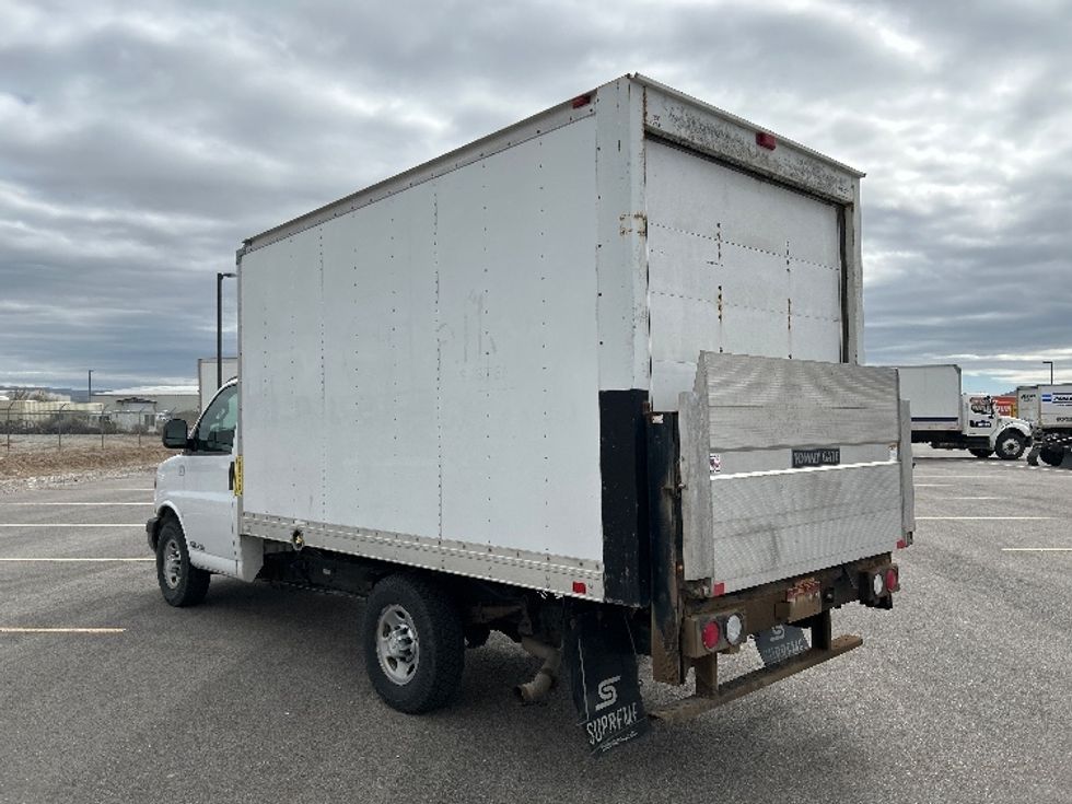 Light Duty Box Truck-Light and Medium Duty Trucks-Chevrolet-2017-EXPRESS-Idaho Falls-ID-223,265\n\t\tmiles-$ 7,500 - Image 6
