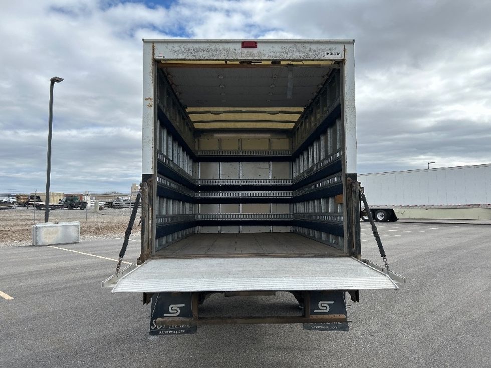 Light Duty Box Truck-Light and Medium Duty Trucks-Chevrolet-2017-EXPRESS-Idaho Falls-ID-223,265\n\t\tmiles-$ 7,500 - Image 8