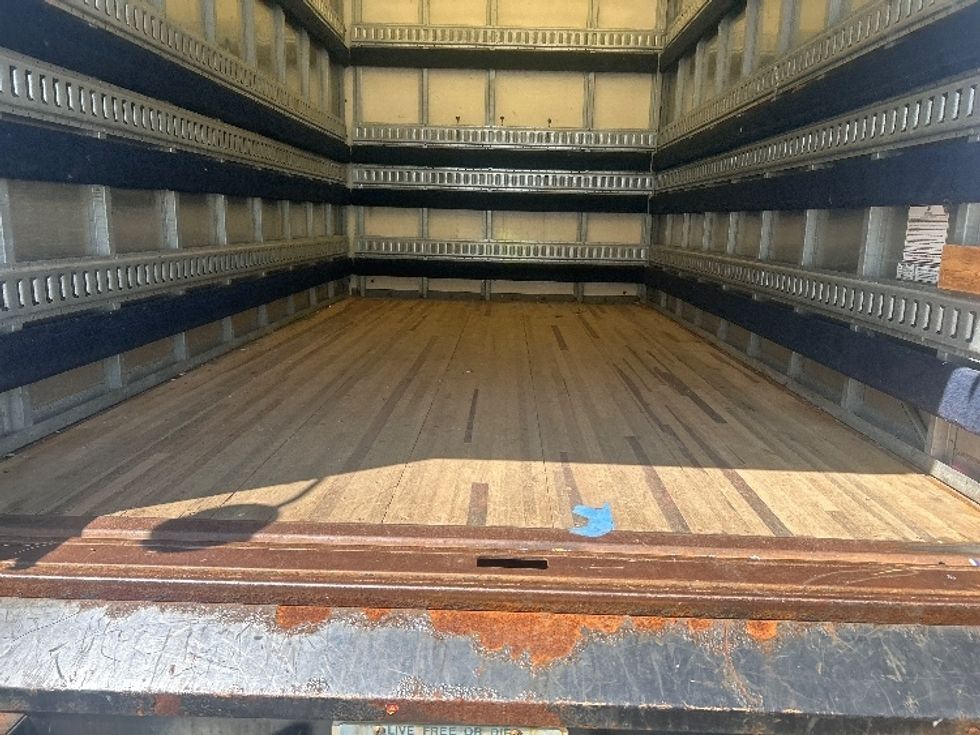 Light Duty Box Truck-Light and Medium Duty Trucks-Chevrolet-2017-EXPRESS-Londonderry-NH-117,366\n\t\tmiles-$ 12,500 - Image 10