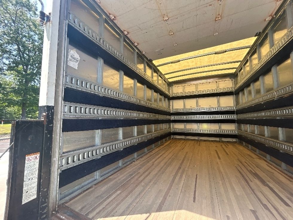 Light Duty Box Truck-Light and Medium Duty Trucks-Chevrolet-2017-EXPRESS-Londonderry-NH-117,366\n\t\tmiles-$ 12,500 - Image 11