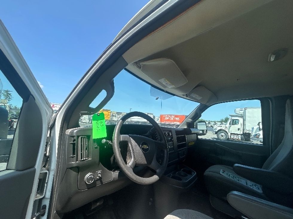 Light Duty Box Truck-Light and Medium Duty Trucks-Chevrolet-2017-EXPRESS-Londonderry-NH-117,366\n\t\tmiles-$ 12,500 - Image 17
