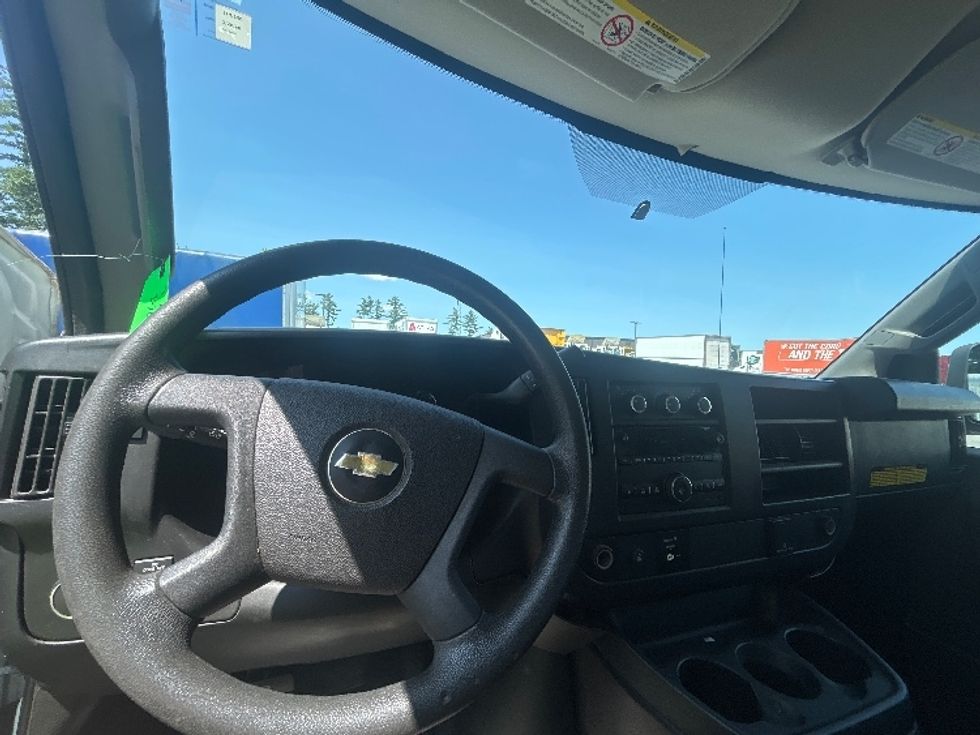 Light Duty Box Truck-Light and Medium Duty Trucks-Chevrolet-2017-EXPRESS-Londonderry-NH-117,366\n\t\tmiles-$ 12,500 - Image 18