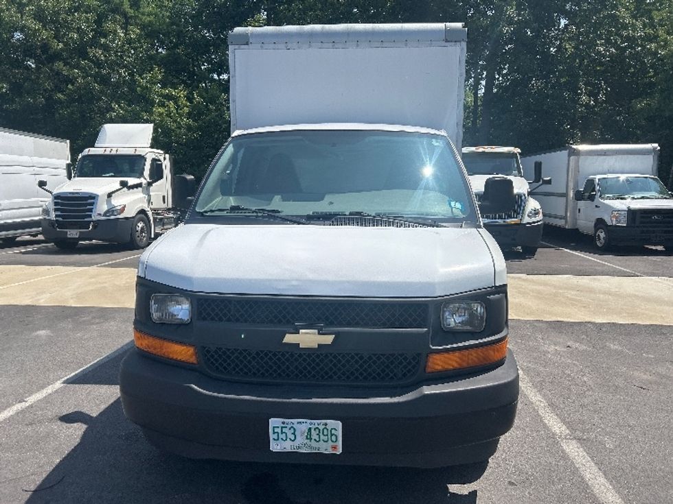 Light Duty Box Truck-Light and Medium Duty Trucks-Chevrolet-2017-EXPRESS-Londonderry-NH-117,366\n\t\tmiles-$ 12,500 - Image 2
