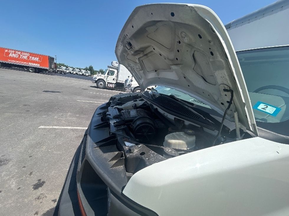 Light Duty Box Truck-Light and Medium Duty Trucks-Chevrolet-2017-EXPRESS-Londonderry-NH-117,366\n\t\tmiles-$ 12,500 - Image 24