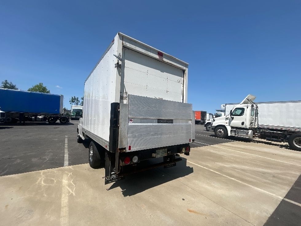 Light Duty Box Truck-Light and Medium Duty Trucks-Chevrolet-2017-EXPRESS-Londonderry-NH-117,366\n\t\tmiles-$ 12,500 - Image 6
