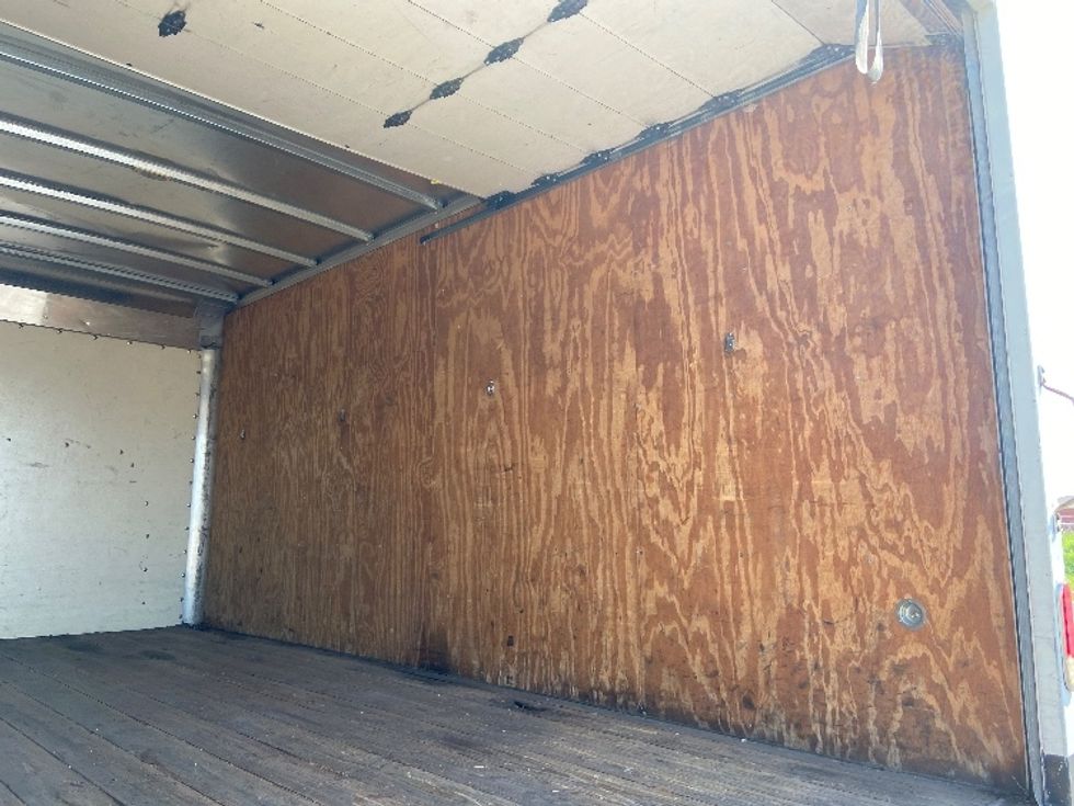 Light Duty Box Truck-Light and Medium Duty Trucks-Chevrolet-2017-EXPRESS-San Antonio-TX-224,402\n\t\tmiles-$ 9,000 - Image 10