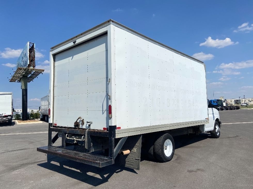 Light Duty Box Truck-Light and Medium Duty Trucks-Chevrolet-2017-EXPRESS-San Antonio-TX-224,402\n\t\tmiles-$ 9,000 - Image 11