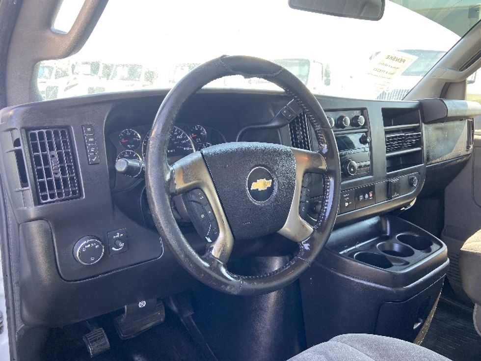 Light Duty Box Truck-Light and Medium Duty Trucks-Chevrolet-2017-EXPRESS-San Antonio-TX-224,402\n\t\tmiles-$ 9,000 - Image 15