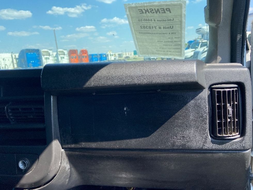 Light Duty Box Truck-Light and Medium Duty Trucks-Chevrolet-2017-EXPRESS-San Antonio-TX-224,402\n\t\tmiles-$ 9,000 - Image 20