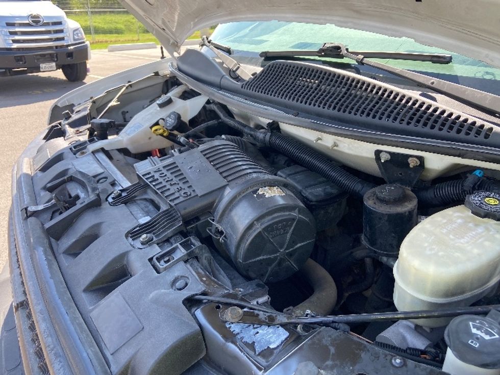 Light Duty Box Truck-Light and Medium Duty Trucks-Chevrolet-2017-EXPRESS-San Antonio-TX-224,402\n\t\tmiles-$ 9,000 - Image 22