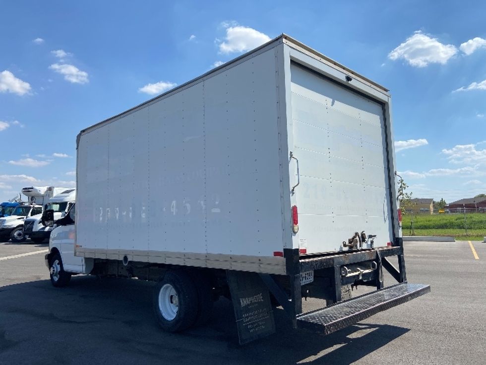 Light Duty Box Truck-Light and Medium Duty Trucks-Chevrolet-2017-EXPRESS-San Antonio-TX-224,402\n\t\tmiles-$ 9,000 - Image 6