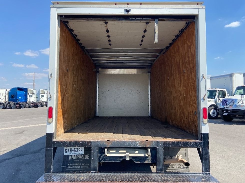 Light Duty Box Truck-Light and Medium Duty Trucks-Chevrolet-2017-EXPRESS-San Antonio-TX-224,402\n\t\tmiles-$ 9,000 - Image 8