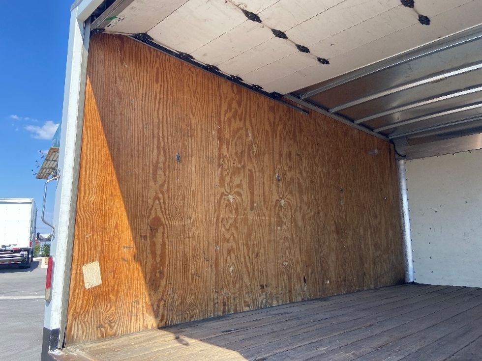 Light Duty Box Truck-Light and Medium Duty Trucks-Chevrolet-2017-EXPRESS-San Antonio-TX-224,402\n\t\tmiles-$ 9,000 - Image 9