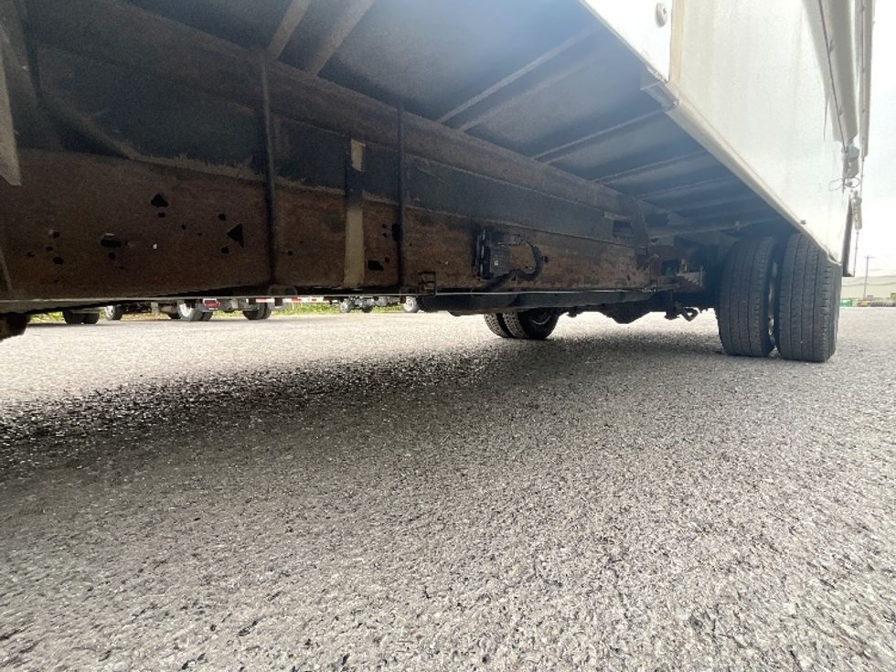 Light Duty Box Truck-Light and Medium Duty Trucks-Chevrolet-2019-G33903-Boucherville-PQ-172,745\n\t\tkm-$ 31,250 - Image 5