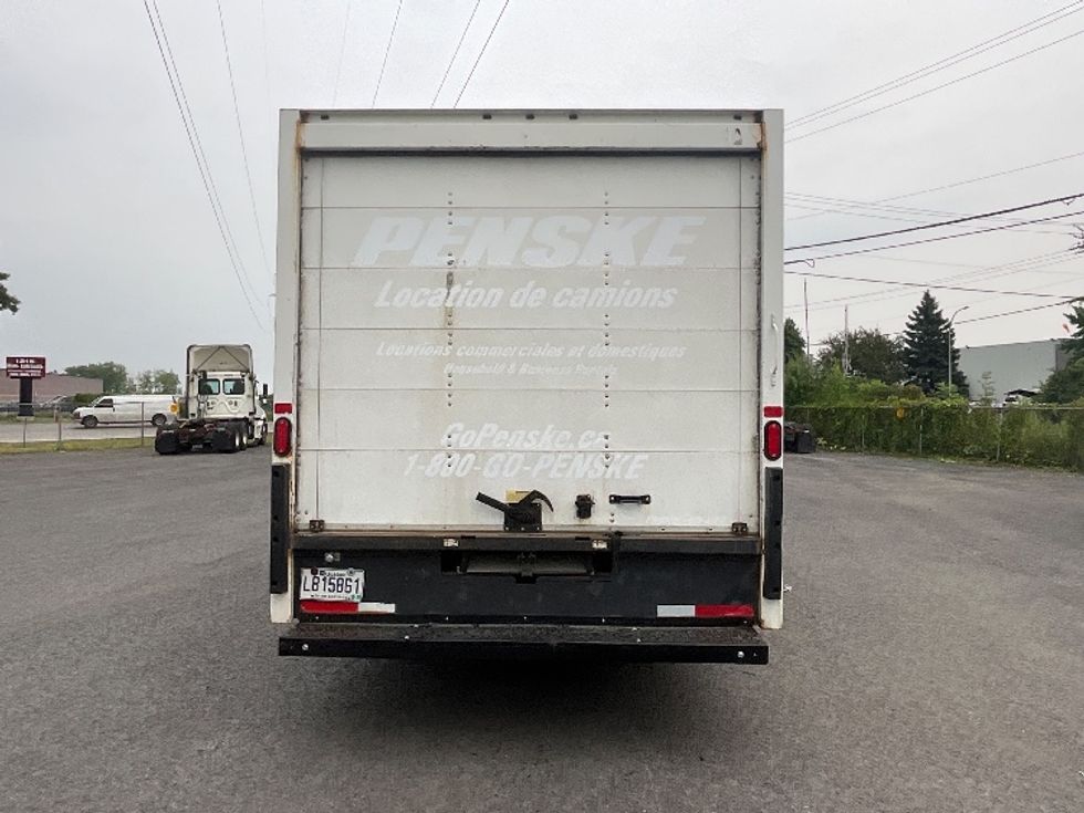 Light Duty Box Truck-Light and Medium Duty Trucks-Chevrolet-2019-G33903-Boucherville-PQ-172,745\n\t\tkm-$ 31,250 - Image 7