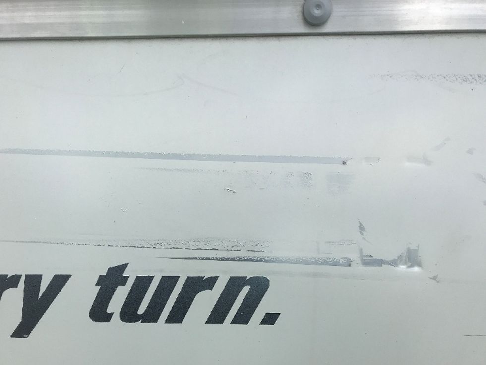 Light Duty Box Truck-Light and Medium Duty Trucks-Chevrolet-2019-G33903-Concord-ON-138,193\n\t\tkm-$ 34,000 - Image 25