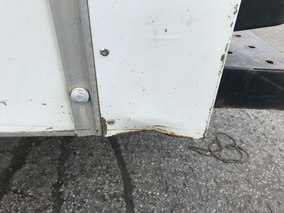 Light Duty Box Truck-Light and Medium Duty Trucks-Chevrolet-2019-G33903-Concord-ON-138,193\n\t\tkm-$ 34,000 - Image 26